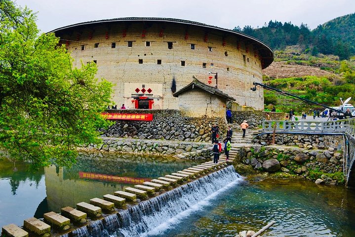 Excursão privada de dia Tianluokeng Tulou Cluster e Taxia Village de Xiamen