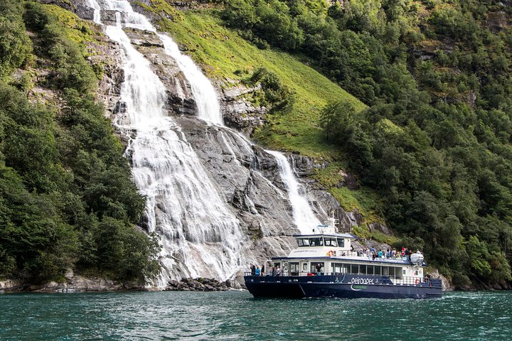 Crucero por el fiordo Ålesund Geirangerfjord T/R