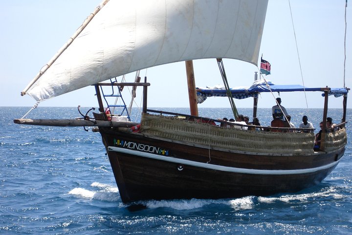 PILLI PIPA DHOW, el producto genuino, tour de snorkel al Parque Marino Kisite