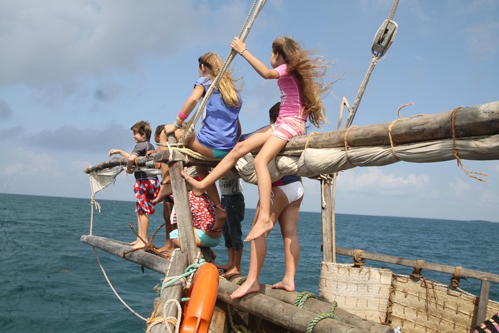 PILLI PIPA DHOW, el producto genuino, tour de snorkel al Parque Marino Kisite