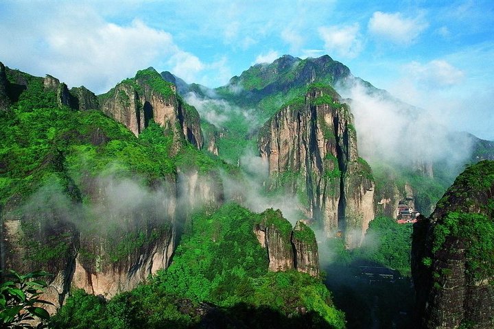 Eintägige private Tour zum Wenzhou Yandang Mountain World Geopark mit Mittagessen