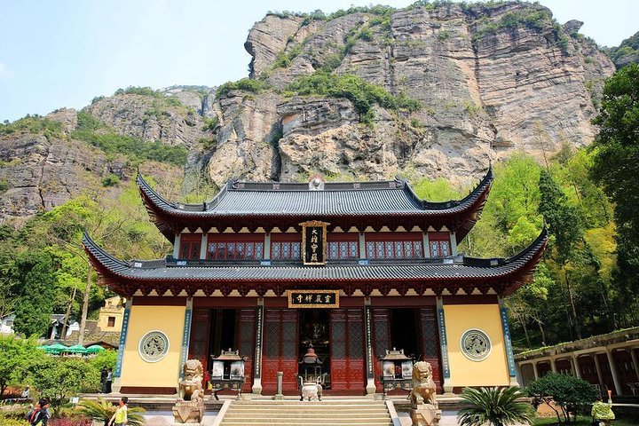 Eintägige private Tour zum Wenzhou Yandang Mountain World Geopark mit Mittagessen