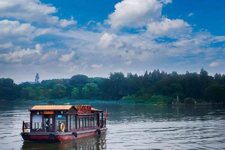 4 Stunden Wanderung zum Wuhan Yellow Crane Tower und Donghu Lake mit Bootsfahrt