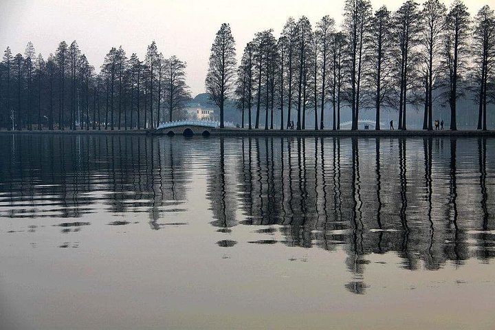 4 Stunden Wanderung zum Wuhan Yellow Crane Tower und Donghu Lake mit Bootsfahrt