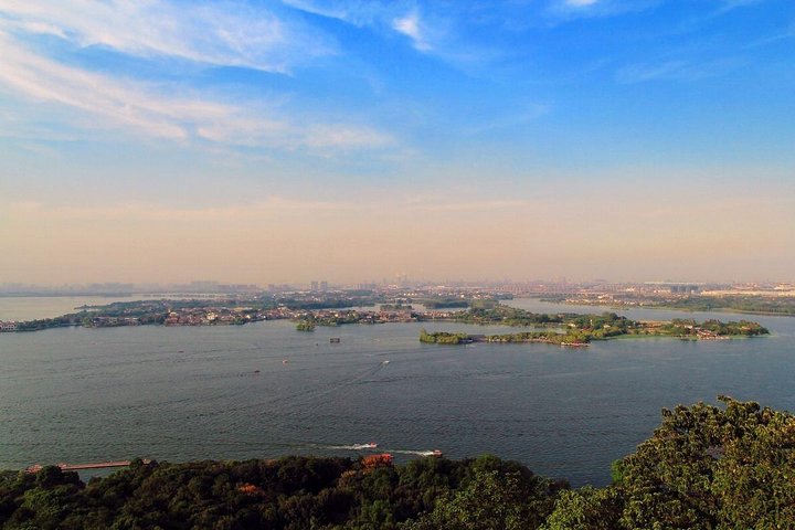 4 Stunden Wanderung zum Wuhan Yellow Crane Tower und Donghu Lake mit Bootsfahrt