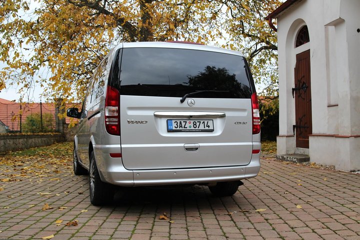 1-veis privat tur Karlovy Vary til Berlin - Mercedes Benz - opptil 8 passasjerer