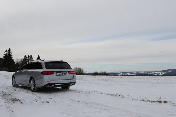 1-veis privat tur Karlovy Vary til Berlin - Mercedes Benz - opptil 8 passasjerer