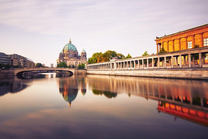 1-veis privat tur Karlovy Vary til Berlin - Mercedes Benz - opptil 8 passasjerer