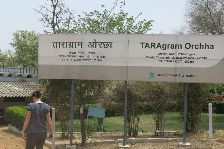 All Inclusive Tribal Village Walk com visita ao projeto Taragram de Orchha
