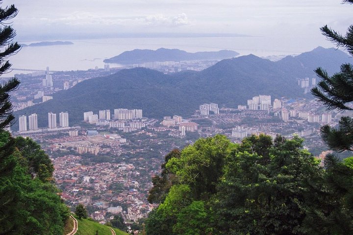 Excursão pela cidade e pelo templo de Penang com a colina de Penang (Fast Lane)