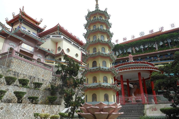 Excursão pela cidade e pelo templo de Penang com a colina de Penang (Fast Lane)