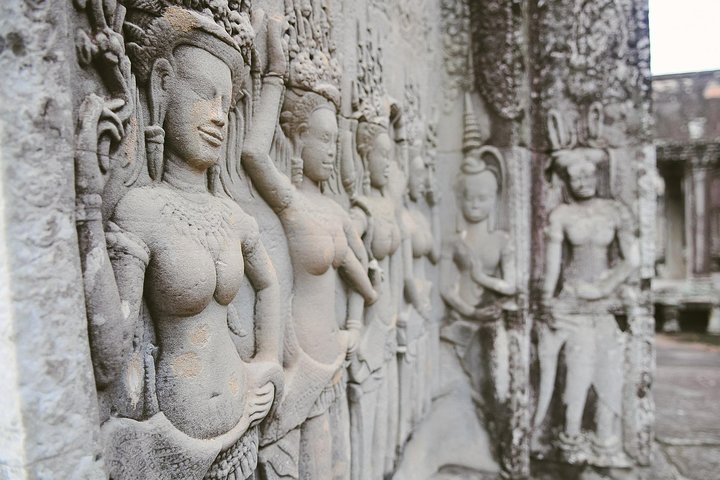 Private Temples Guided Tour (Angkor Wat, Ta Prom & Angkor Thom)