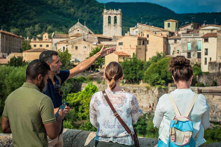 Dagtrip met kleine groep naar drie middeleeuwse dorpen vanuit Barcelona