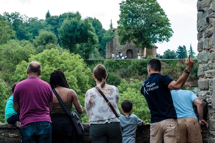 Dagtrip met kleine groep naar drie middeleeuwse dorpen vanuit Barcelona
