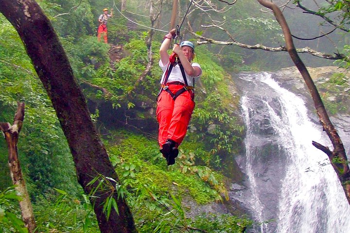 18 - Avventura con la zipline Oltre 11 cascate in Costa Rica