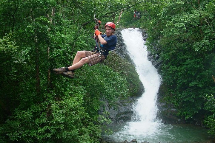 18 - Avventura con la zipline Oltre 11 cascate in Costa Rica