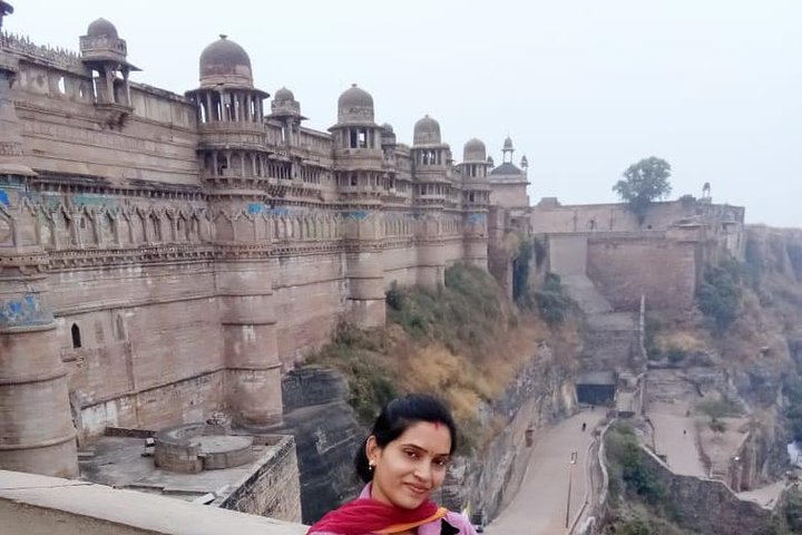 Gwalior Stadtrundfahrt mit der Festung Gwalior, dem Palast Jai Vilas und den Heiligen Tempeln
