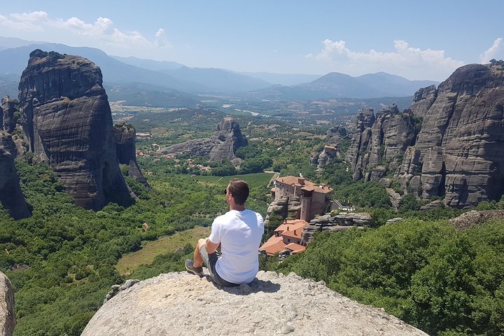 De Atenas: viagem de um dia pela história das cavernas e mosteiros de Meteora de trem