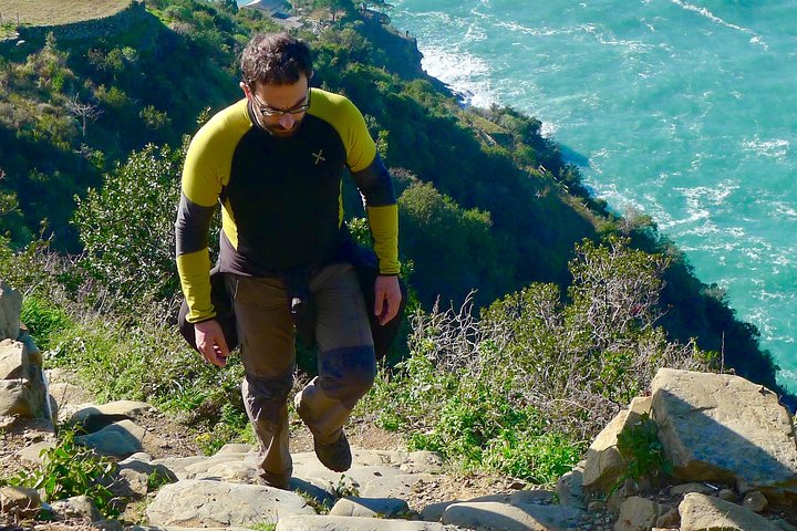 degustazione e passeggiata fra i vigneti delle cinque terre