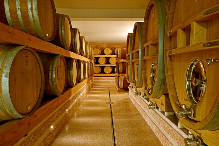Große Tour durch Valpolicella : Schwerpunkt Amarone, 2 Weingüter und Mittagessen