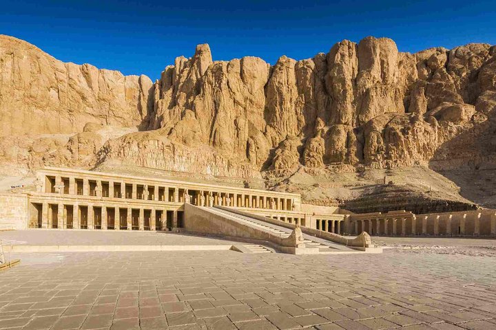 Excursão de dia inteiro às margens leste e oeste de Luxor