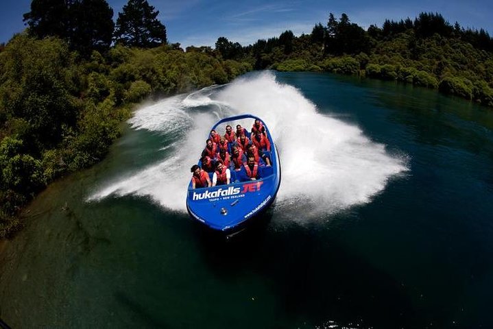 Paseo en jet boat por las cataratas del Huka