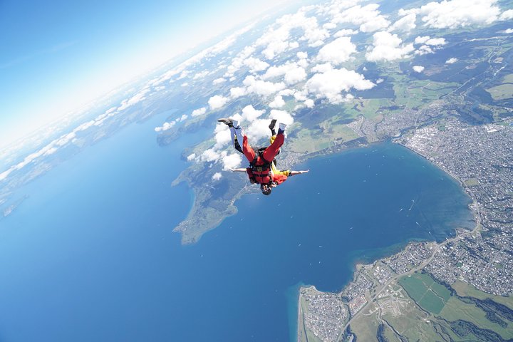 Saut en parachutisme de 3 660 mètres en tandem au Lac Taupo