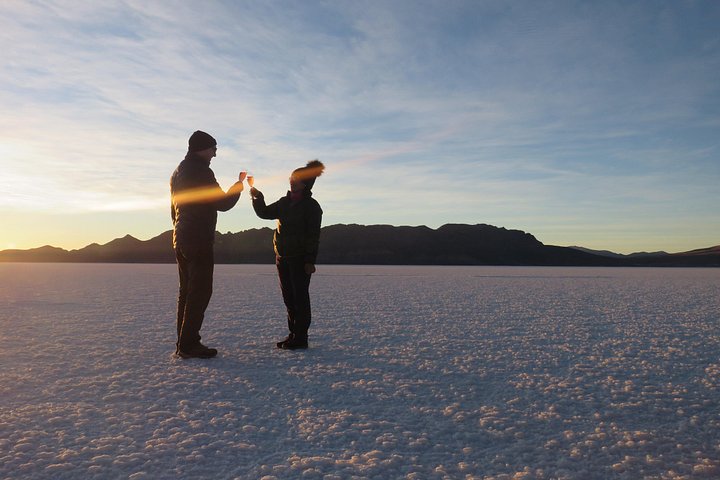 Privat: Solnedgång och stjärnbelysning i Uyuni saltlägenheter.