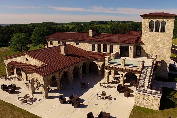 Excursão Traverse City Wine de 5 horas: 4 vinícolas na Old Mission Peninsula