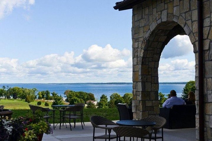 Excursão Traverse City Wine de 5 horas: 4 vinícolas na Old Mission Peninsula