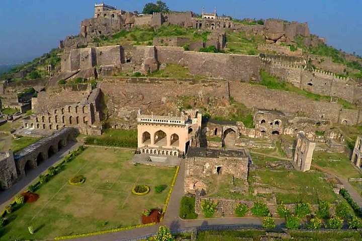 Excursão privada de meio dia em Hyderabad, incluindo show de som e luz