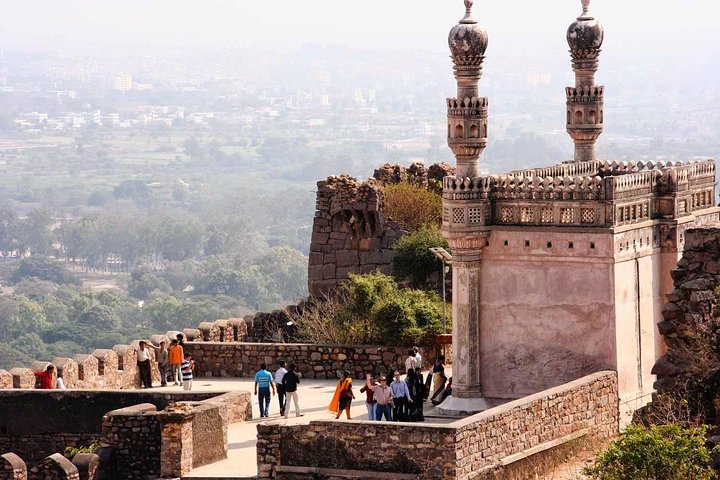 Excursão privada de meio dia em Hyderabad, incluindo show de som e luz