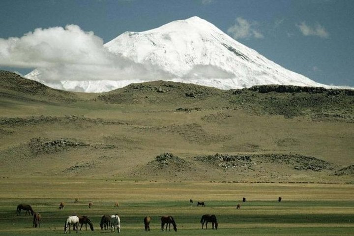 Vær eventyrlysten og ta en tur på fjellet i Mount Ararat