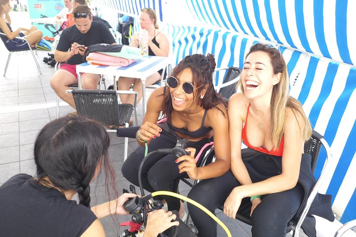 Scuba Diving Beginners Session i Costa Adeje