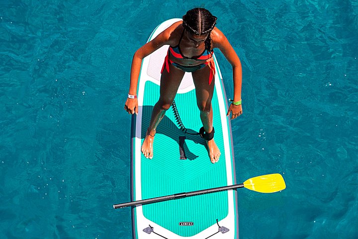 Ibiza strandhopcruise met paddleboards, drankjes en eten 6 uur