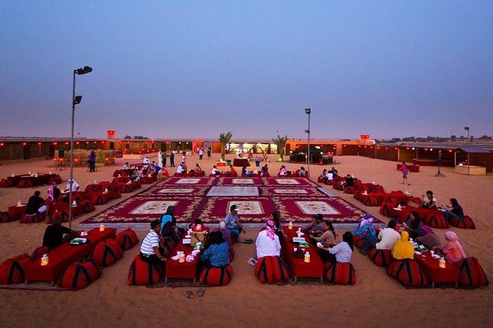 Dubaï Soirée4x4Desert Safari, barbecue dîner, danse du ventre, promenade à dos de chameau
