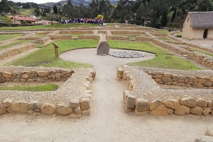 Excursión de un día completo, sitio arqueológico de Ingapirca y cara de la montaña Inca desde Cuenca