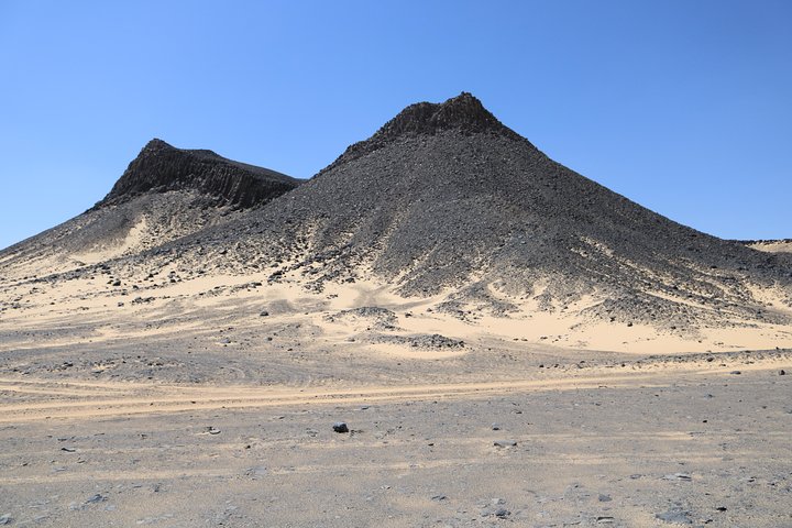 Pacchetto Tour del Deserto di Bahariya 2 Notti e 3 Giorni da Il Cairo