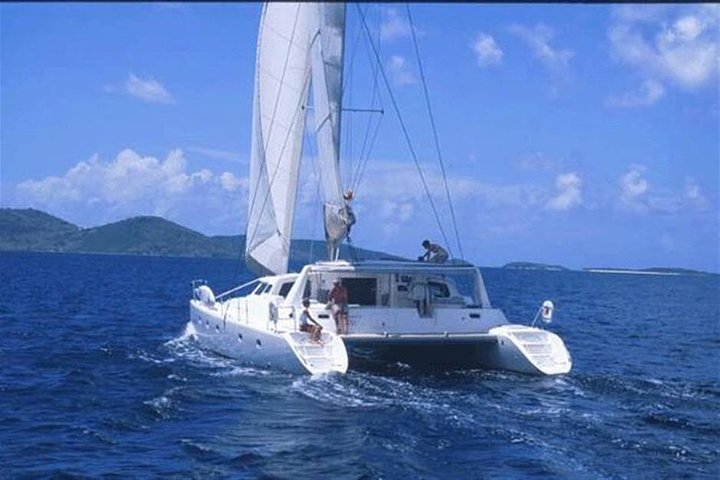 50 'luxe jacht. Privé catamaran-snorkel- en strandervaring van een hele of halve dag