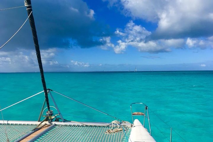 50 'luxe jacht. Privé catamaran-snorkel- en strandervaring van een hele of halve dag