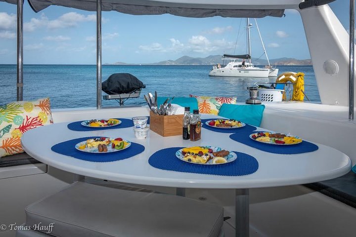 50 'luxe jacht. Privé catamaran-snorkel- en strandervaring van een hele of halve dag