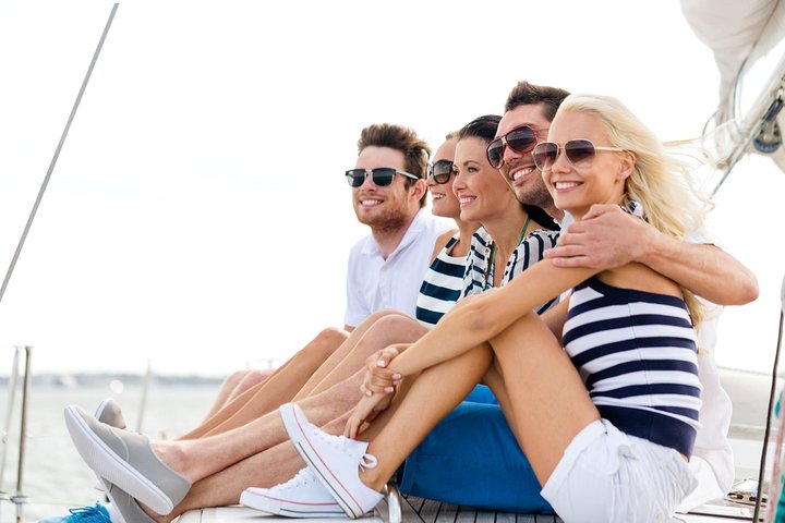 50 'luxe jacht. Privé catamaran-snorkel- en strandervaring van een hele of halve dag