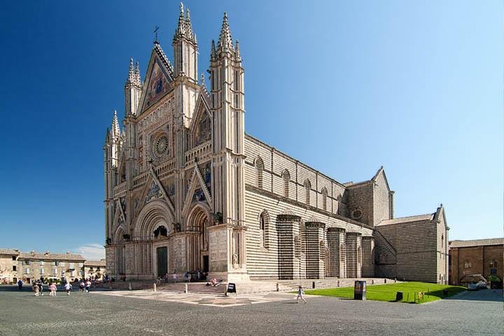 Orvieto og Civita di Bagnoregio fra Civitavecchia - Privat tur