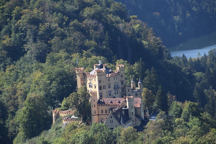 Privé begeleide dagtocht naar kasteel Neuschwanstein incl. Koets Paardrijden