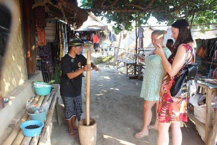Lombok Tour privado Cascada y pueblo tradicional, incluida la playa