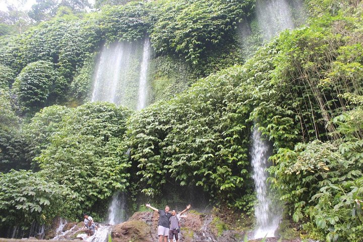 Lombok Tour privado Cascada y pueblo tradicional, incluida la playa