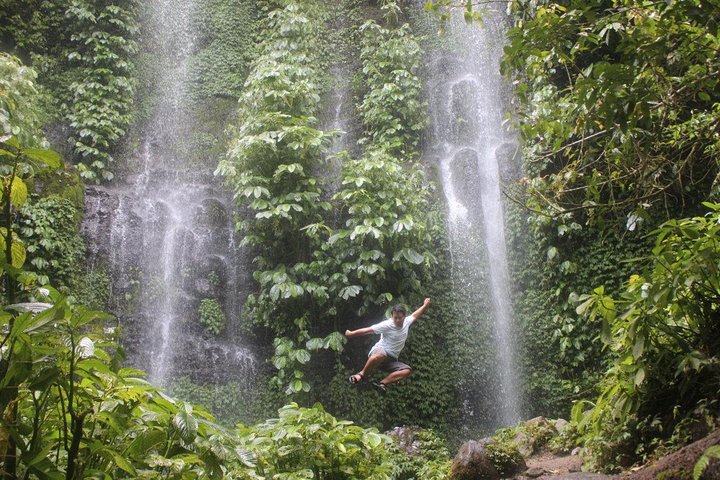 Lombok Tour privado Cascada y pueblo tradicional, incluida la playa