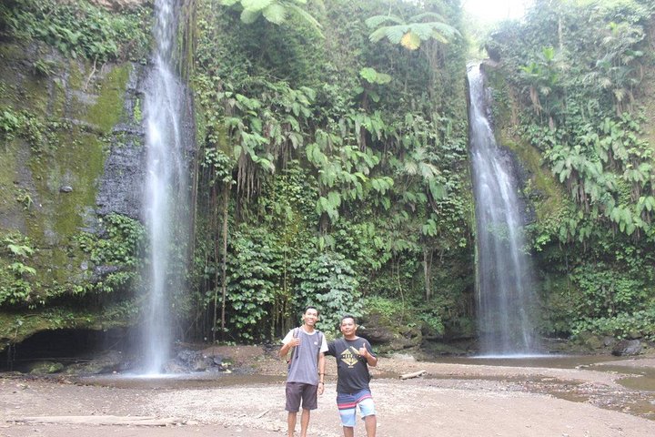 Lombok Tour privado Cascada y pueblo tradicional, incluida la playa