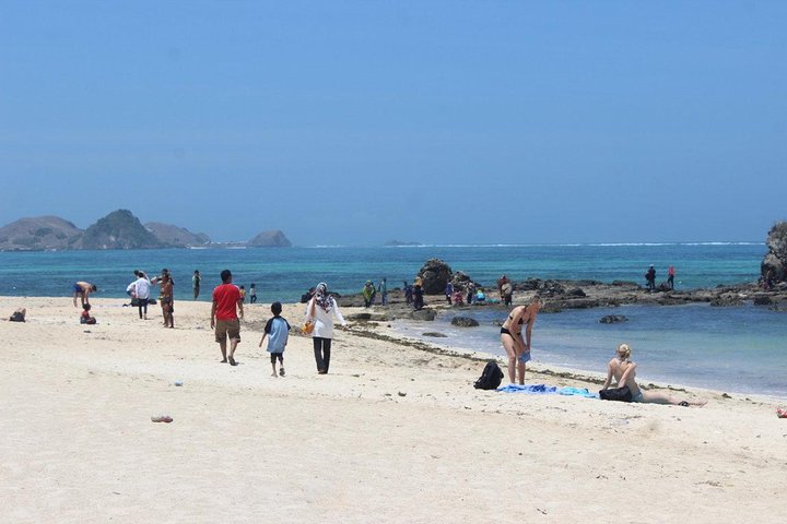 Lombok Tour privado Cascada y pueblo tradicional, incluida la playa