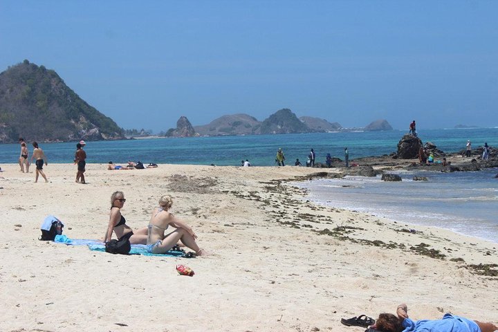 Lombok Tour privado Cascada y pueblo tradicional, incluida la playa